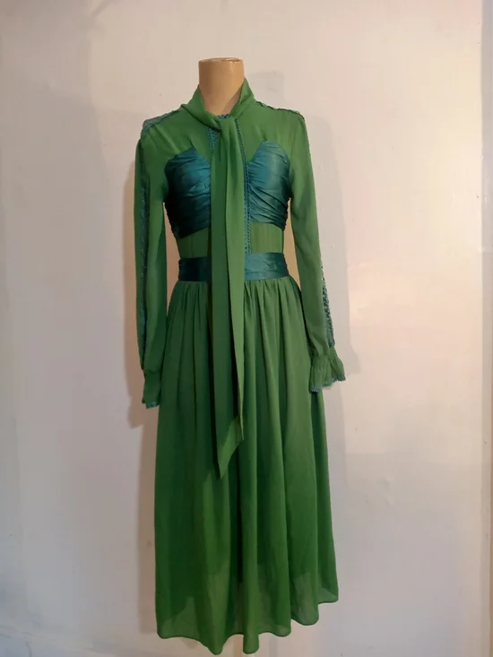 Green Long-Sleeve Midi Dress with Satin Accents - Picture 2 of 7